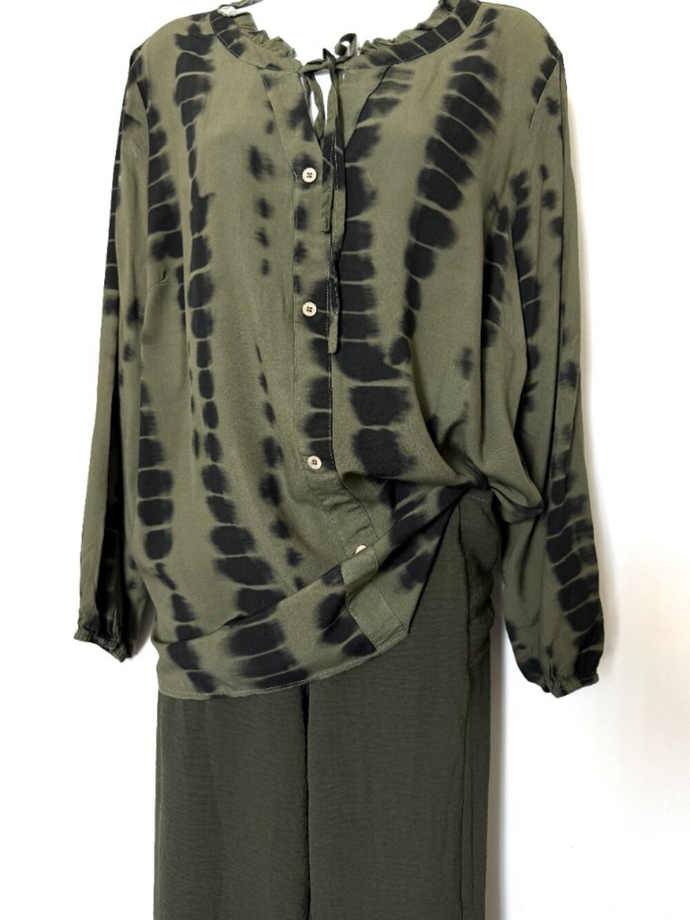 Bloomchic Women's Blouse Pants Set of 2 Size 18-20 Green Short Sleeve